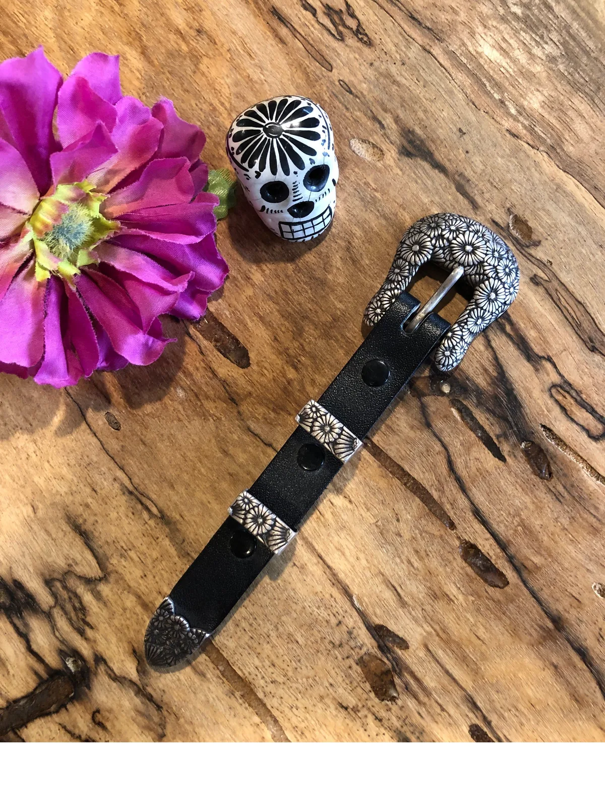 “Daisy” Buckle Set