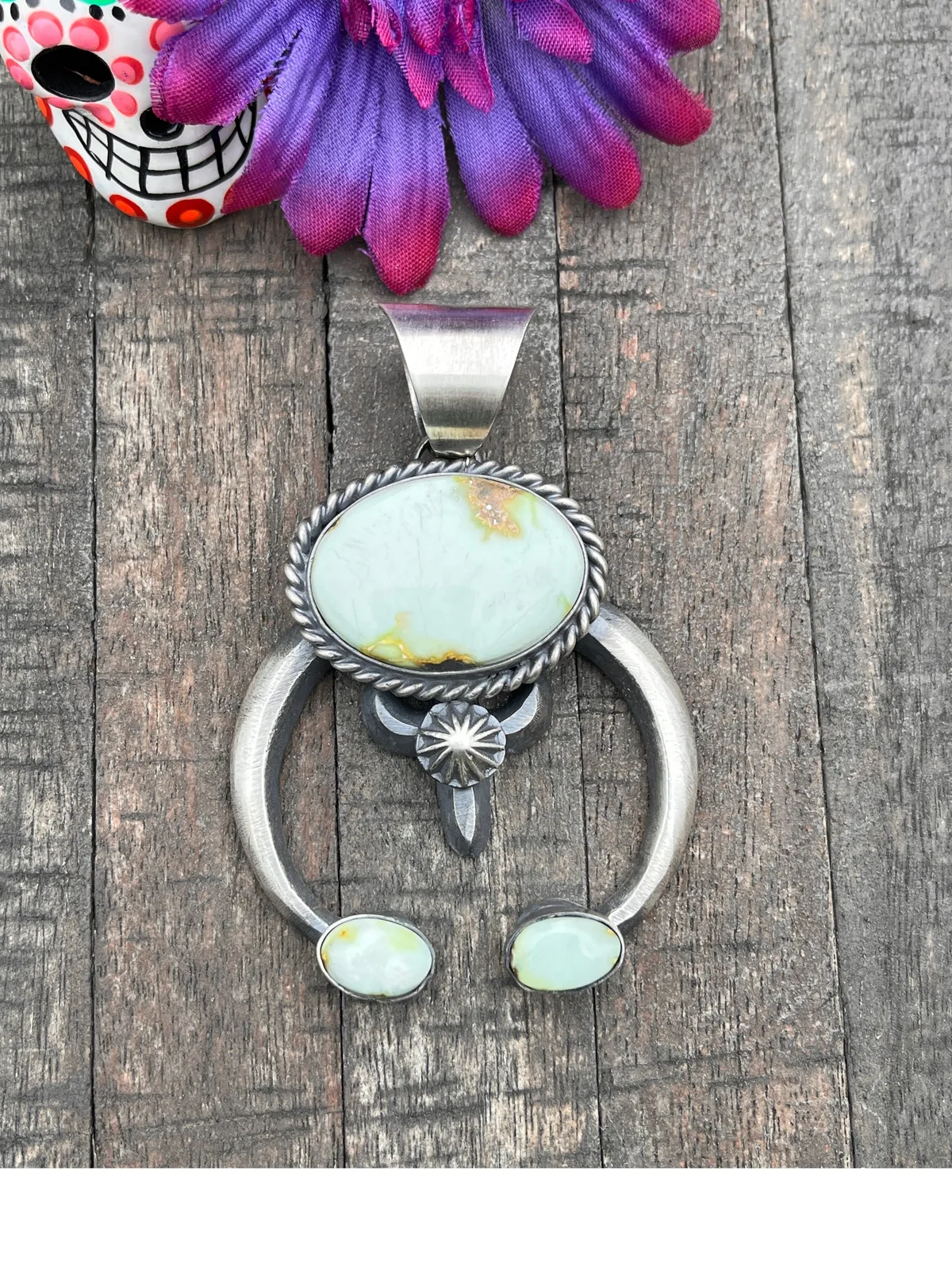 Palomino Naja Pendant